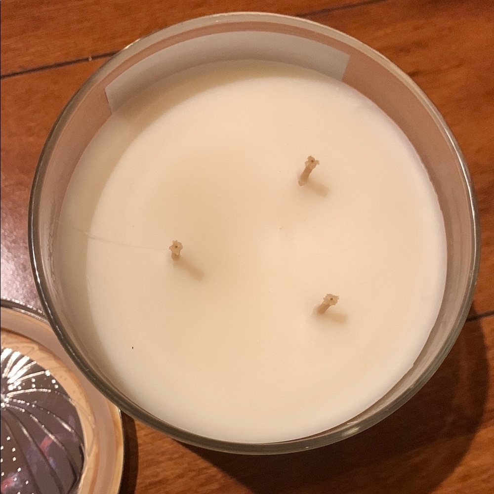 Bath & Body Works Pumpkin Pecan Waffles Candle - Picture 4 of 6